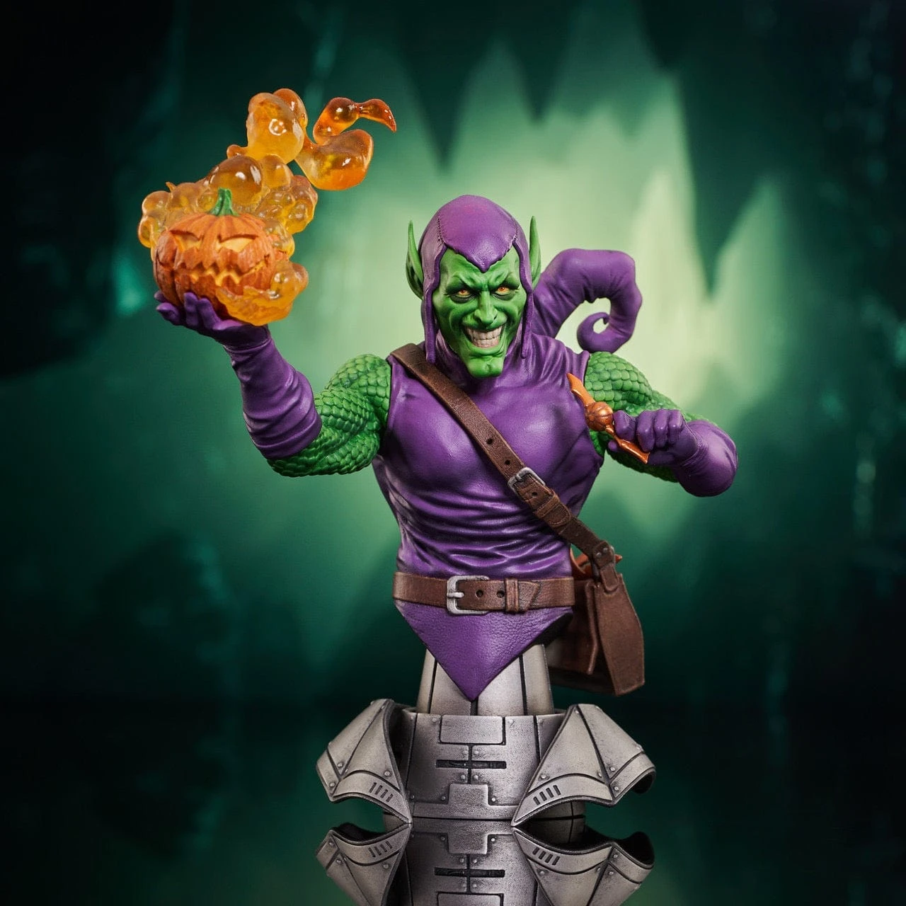 Marvel Comics Green Goblin 1:7 Scale Resin Mini-Bust 5 Marvel Comics Green Goblin 1:7 Scale Resin Mini-Bust - Image 3