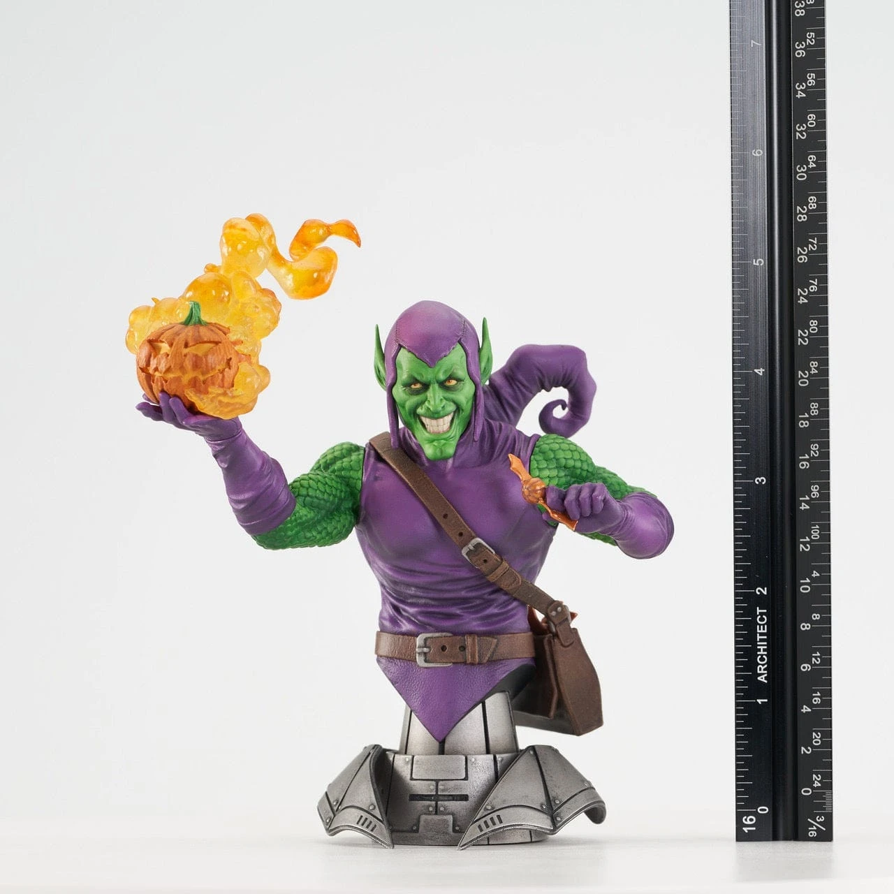 Marvel Comics Green Goblin 1:7 Scale Resin Mini-Bust 16 Marvel Comics Green Goblin 1:7 Scale Resin Mini-Bust - Image 14