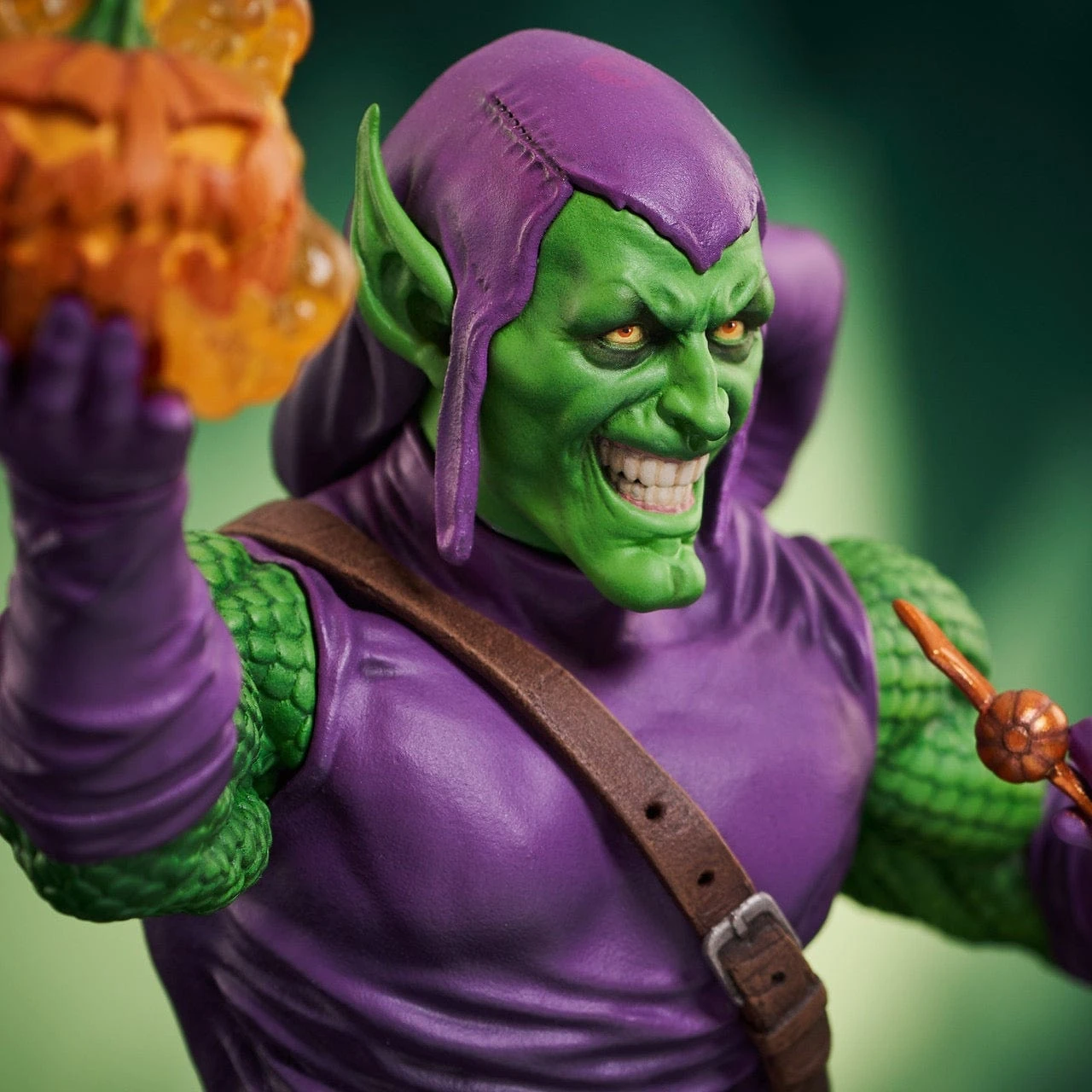 Marvel Comics Green Goblin 1:7 Scale Resin Mini-Bust 11 Marvel Comics Green Goblin 1:7 Scale Resin Mini-Bust - Image 9