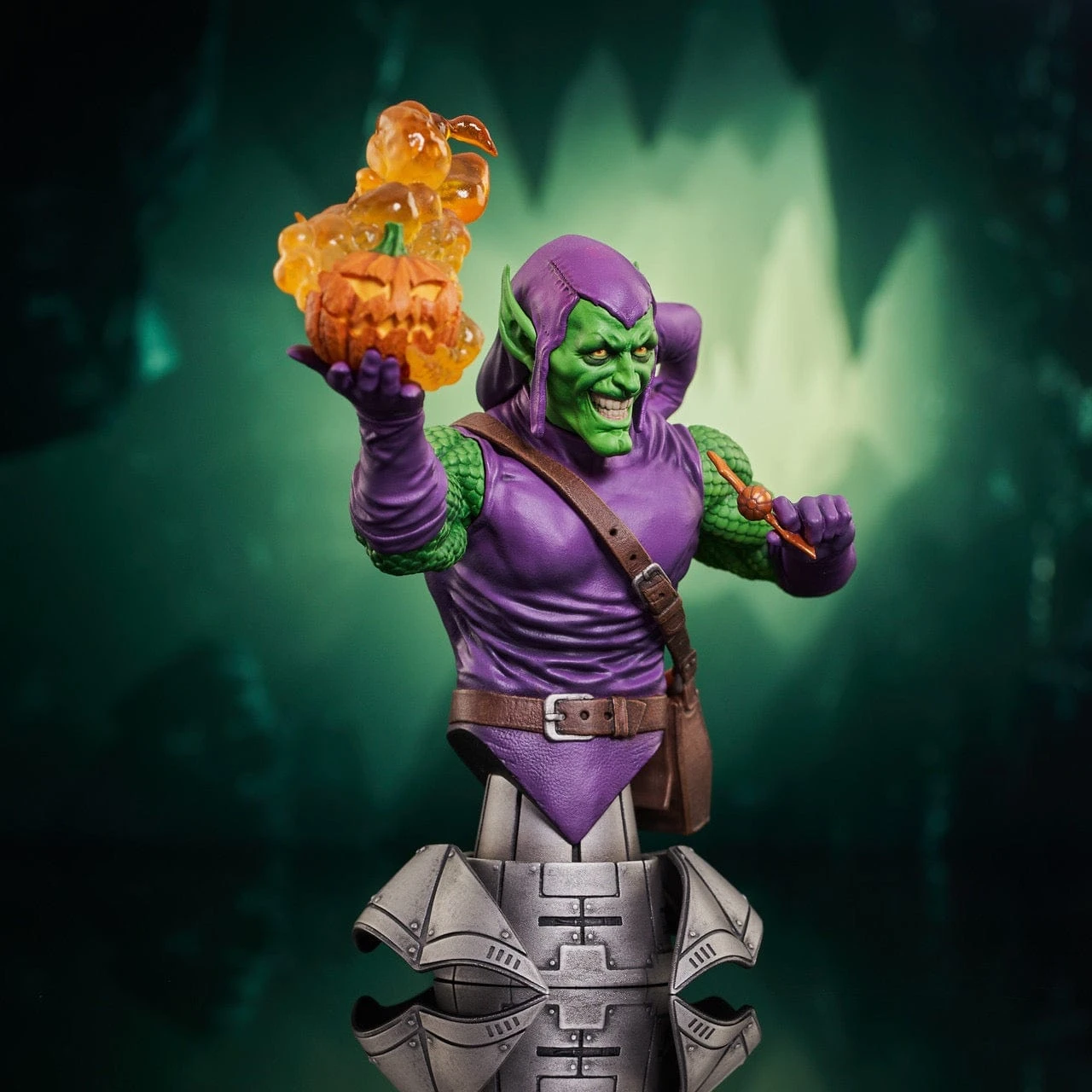 Marvel Comics Green Goblin 1:7 Scale Resin Mini-Bust 6 Marvel Comics Green Goblin 1:7 Scale Resin Mini-Bust - Image 4