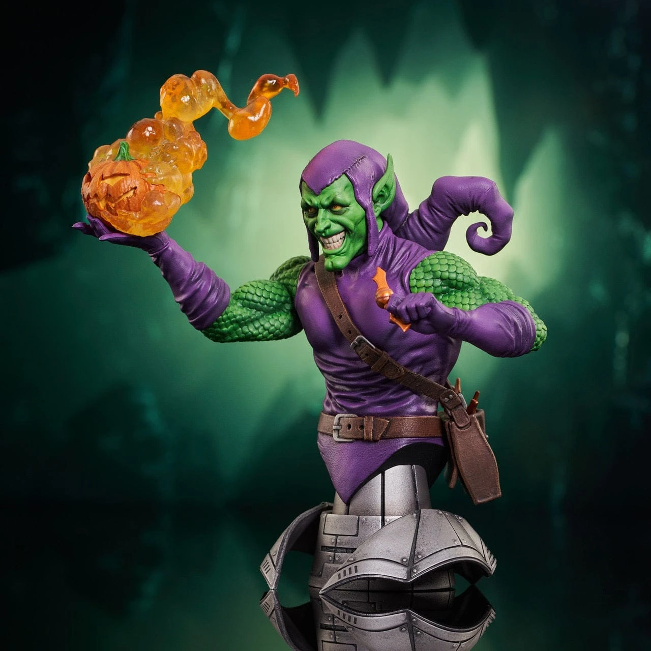 Marvel Comics Green Goblin 1:7 Scale Resin Mini-Bust 7 Marvel Comics Green Goblin 1:7 Scale Resin Mini-Bust - Image 5