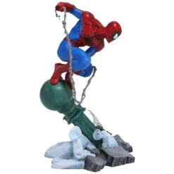 Marvel Gallery Comic Spider-Man (Lamppost) Statue Diorama -Science Fiction Toy Store diamond select toys marvel gallery comic spider man statue diorama 30172956295238