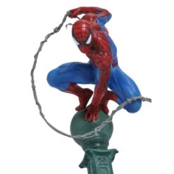 Marvel Gallery Comic Spider-Man (Lamppost) Statue Diorama -Science Fiction Toy Store diamond select toys marvel gallery comic spider man statue diorama 30172956360774
